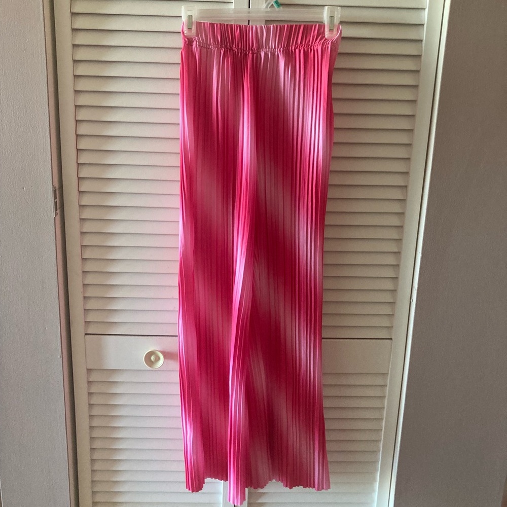 Pink Pants - Picture 3 of 4